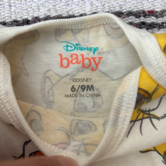 DISNEY BABY THE LION KING SIMBA GRAPHIC PRINT ONE PIECE SIZE 6/9 MONTHS - Picture 3 of 3